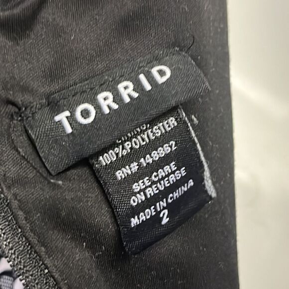 Torrid Black White Lace Print Sweetheart Peplum Top w/ Back Zipper-Size 2=2X - Picture 12 of 16